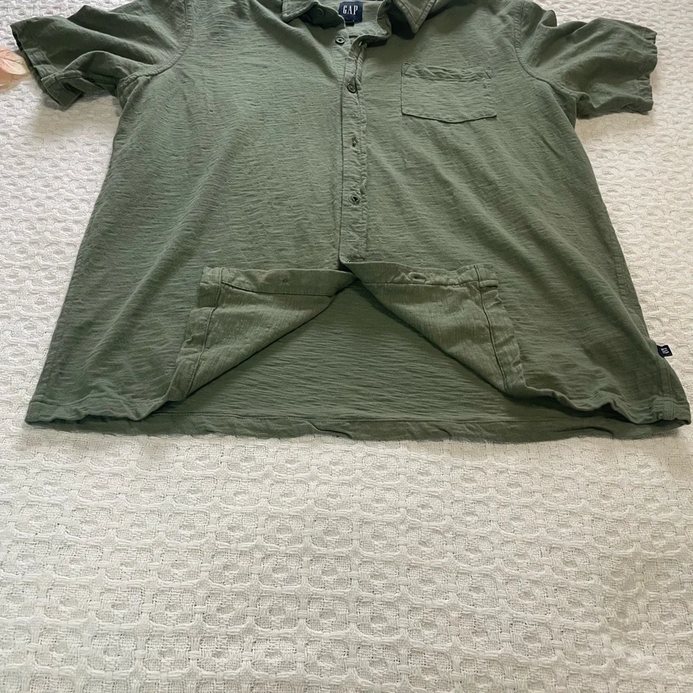 GAP Men's Olive Green Short‎ Sleeve  Size X Large ~ casual weekend shirt